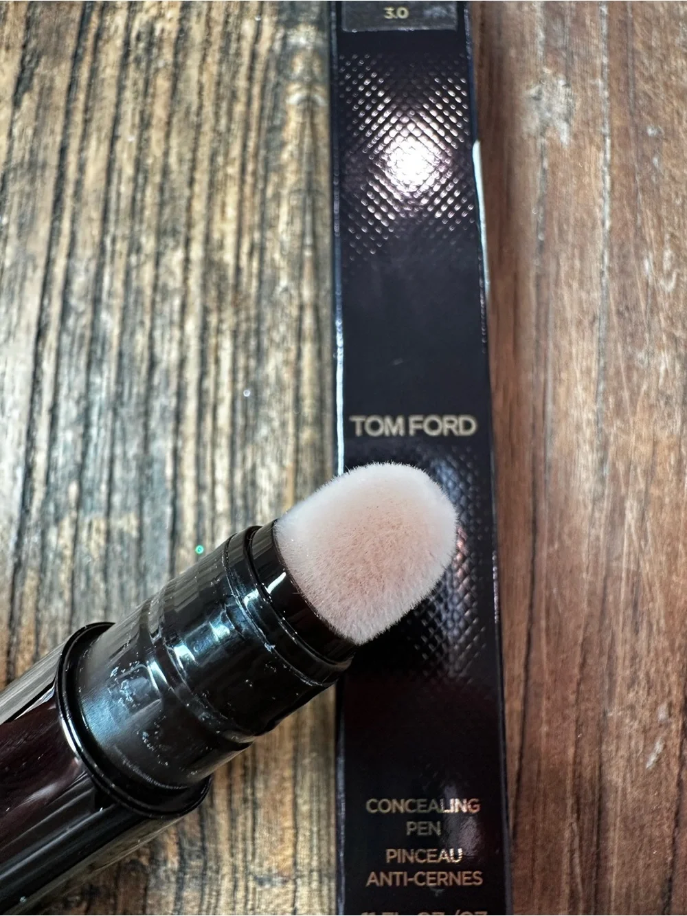 Tom Ford Concealing Pen — Black with Gold Band